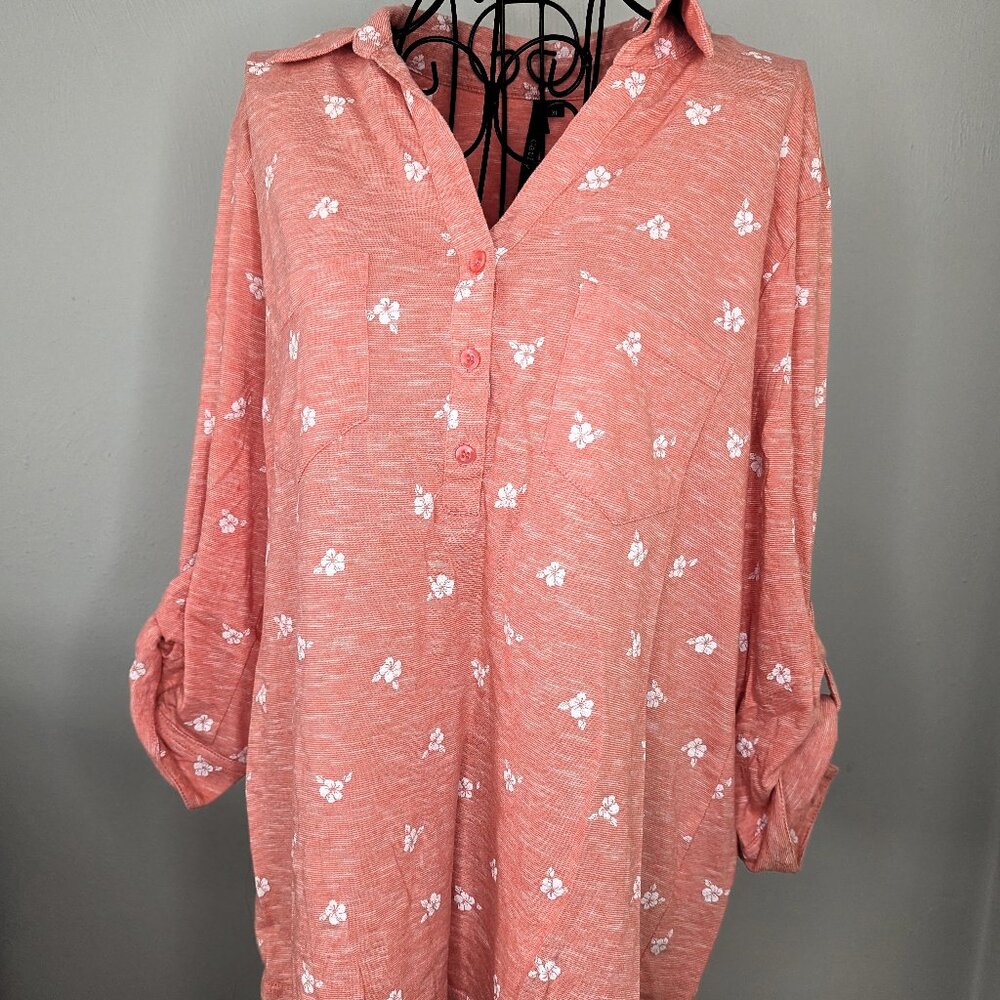 Women's Coral 3/4" Sleeve V-Neck Shirt Size XL